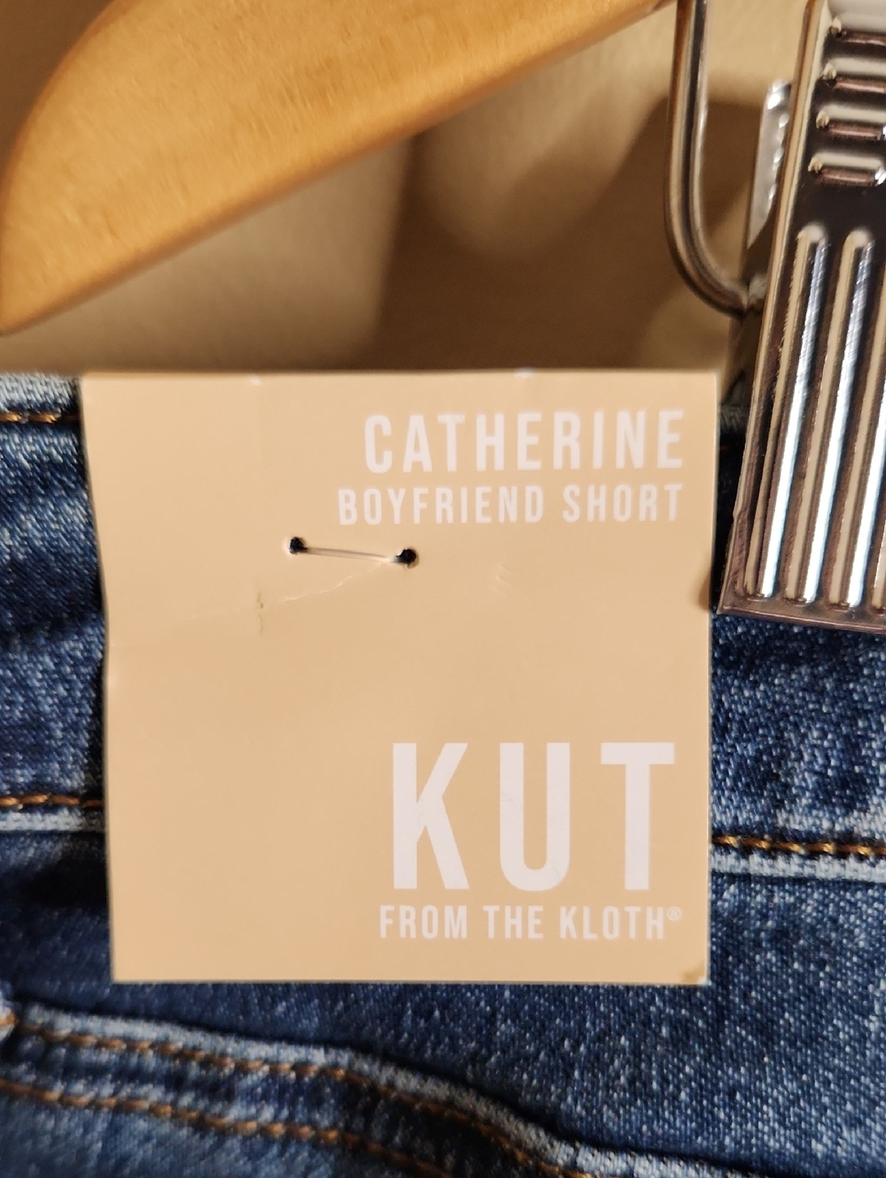 KUT from the Kloth Women's Catherine Boyfriend Short. Size 14. NWT - Picture 4 of 4